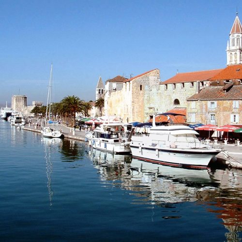TOWNS